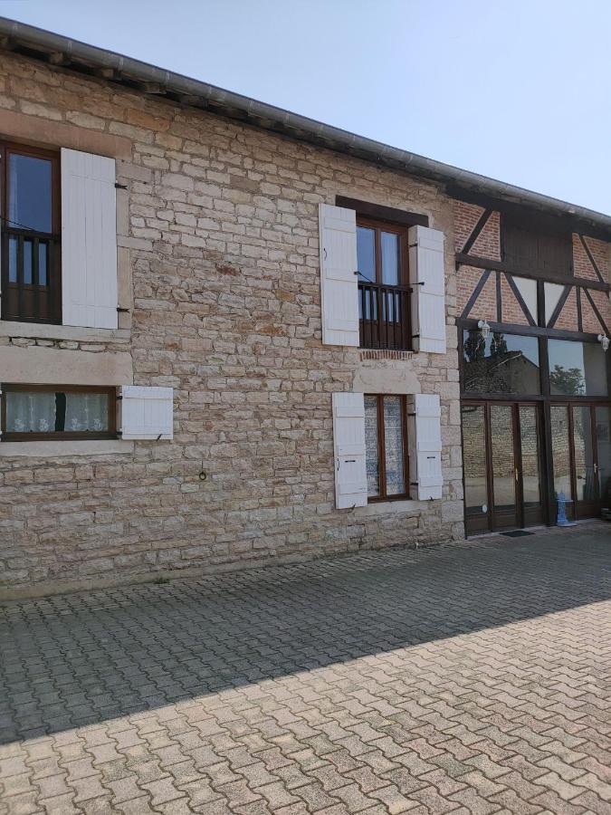 La Ferme Du Grand Faubourg Bed & Breakfast Pont-de-Vaux Exterior photo