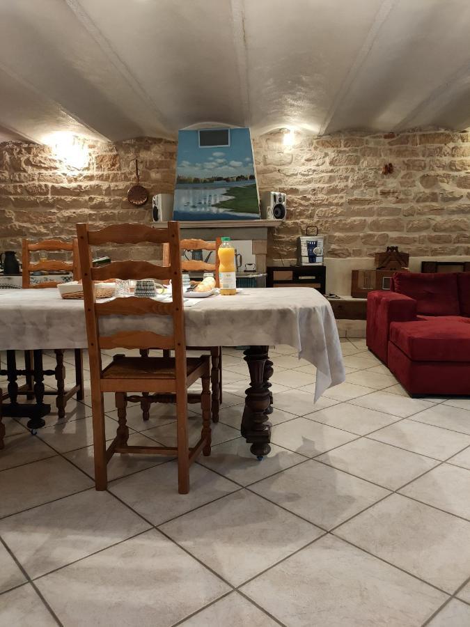 La Ferme Du Grand Faubourg Bed & Breakfast Pont-de-Vaux Exterior photo