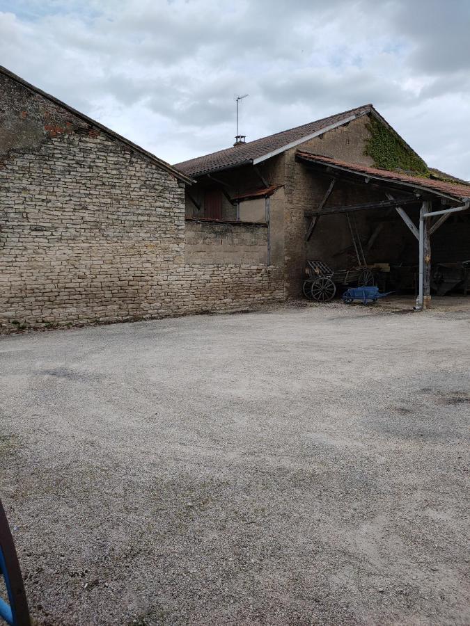 La Ferme Du Grand Faubourg Bed & Breakfast Pont-de-Vaux Exterior photo
