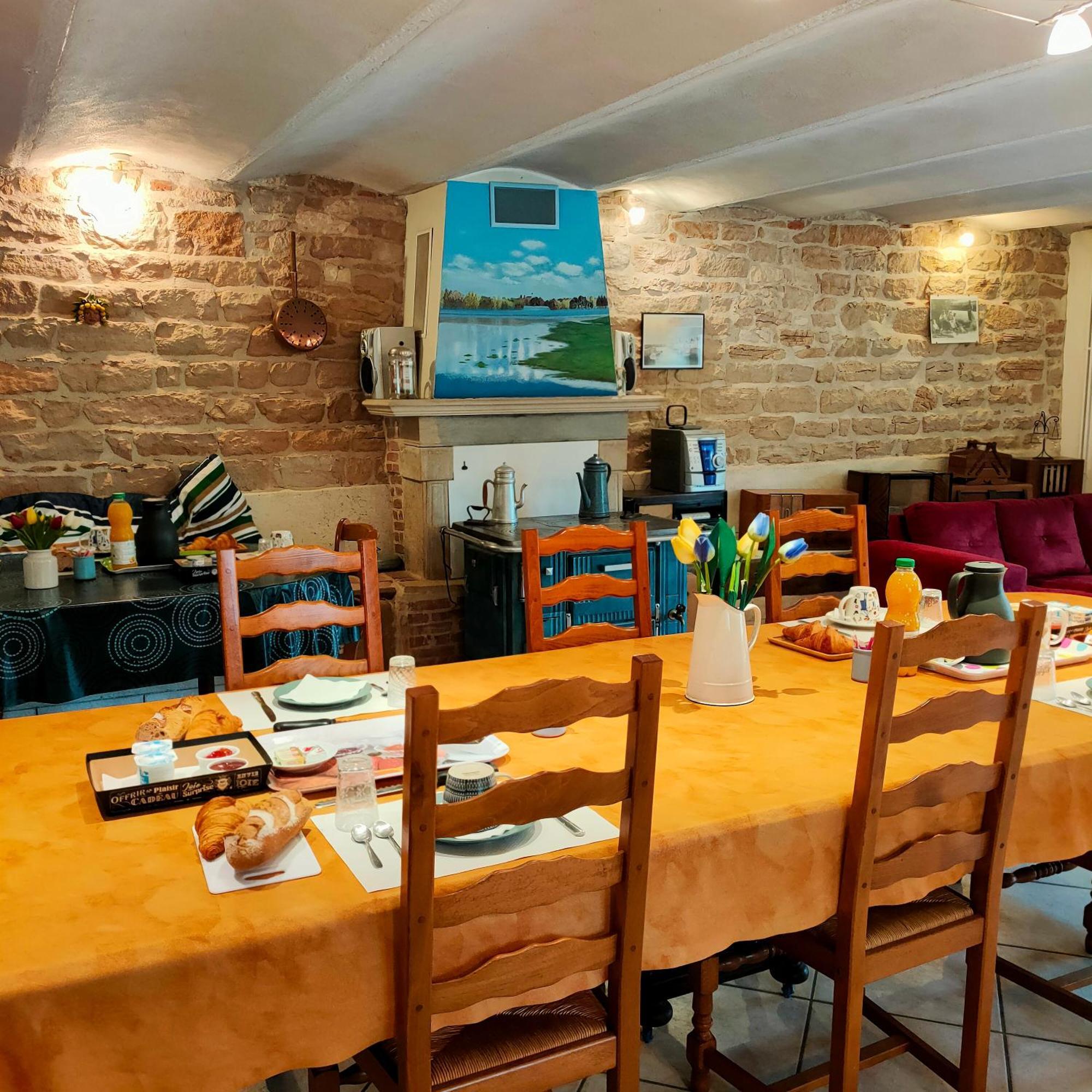 La Ferme Du Grand Faubourg Bed & Breakfast Pont-de-Vaux Exterior photo